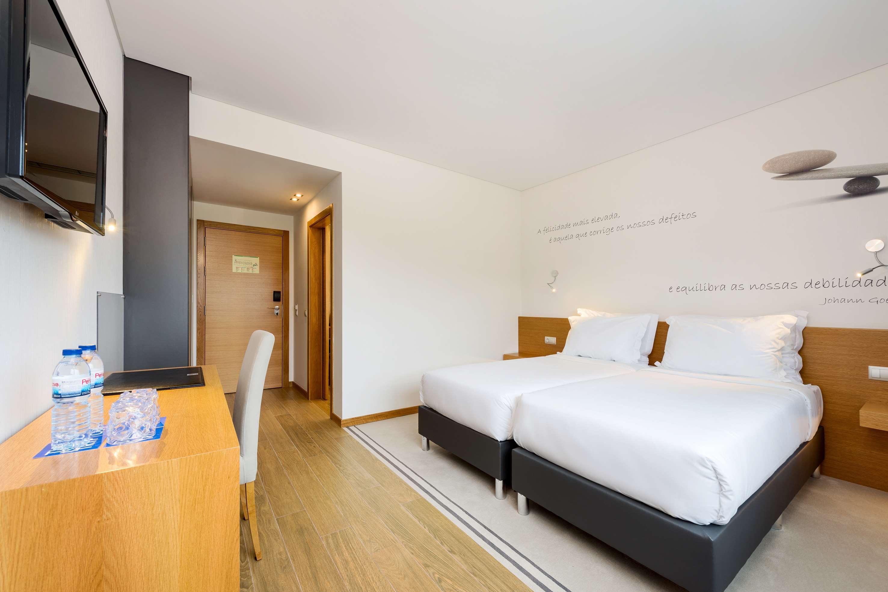 Tryp By Wyndham Leiria Hotel Exterior photo