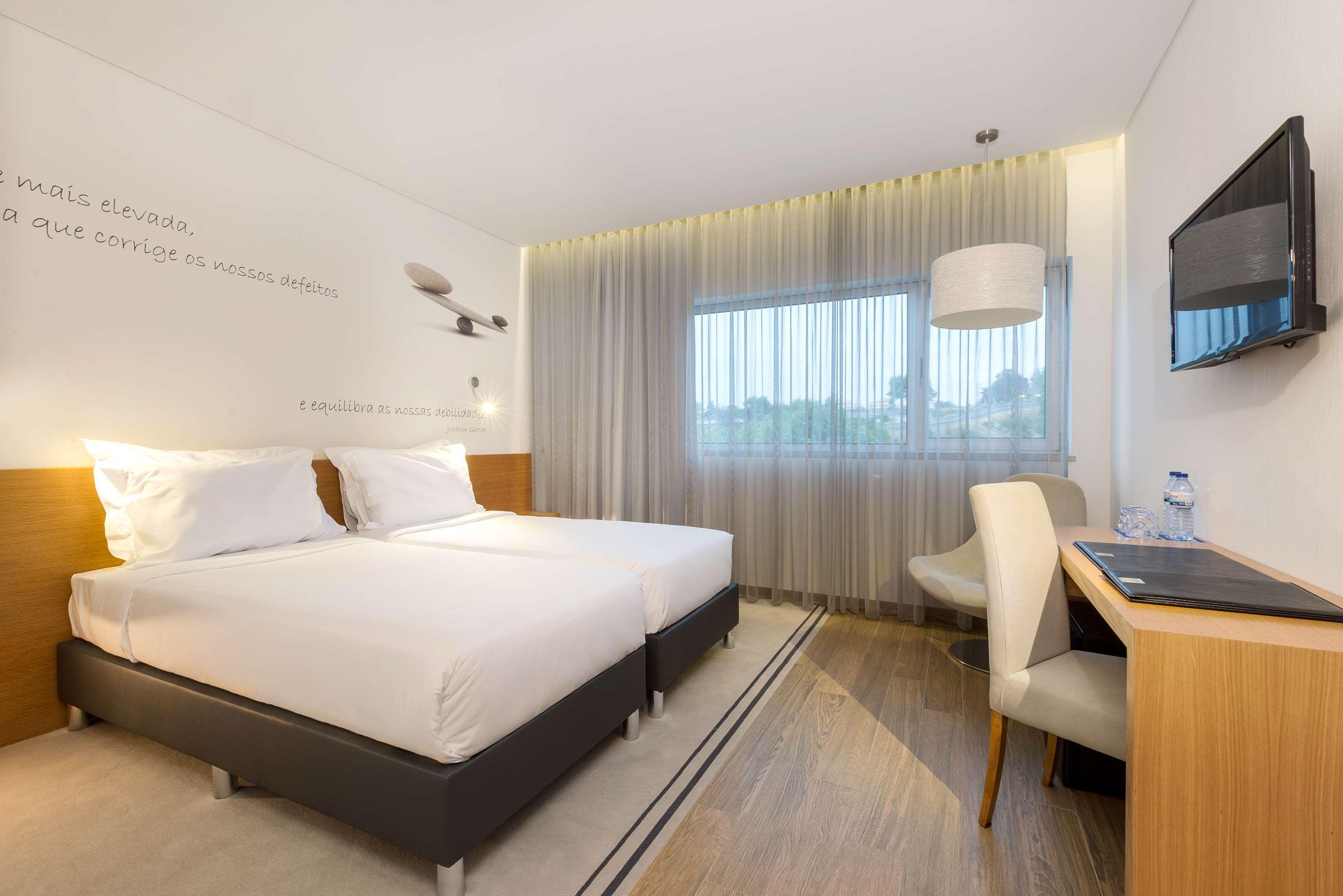 Tryp By Wyndham Leiria Hotel Exterior photo