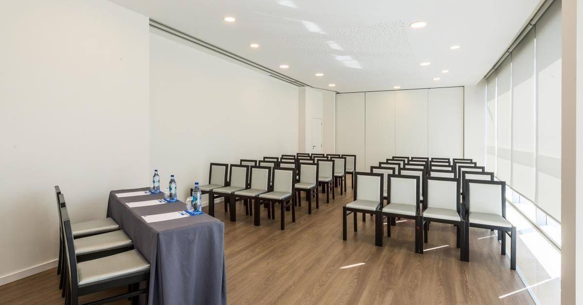 Tryp By Wyndham Leiria Hotel Exterior photo