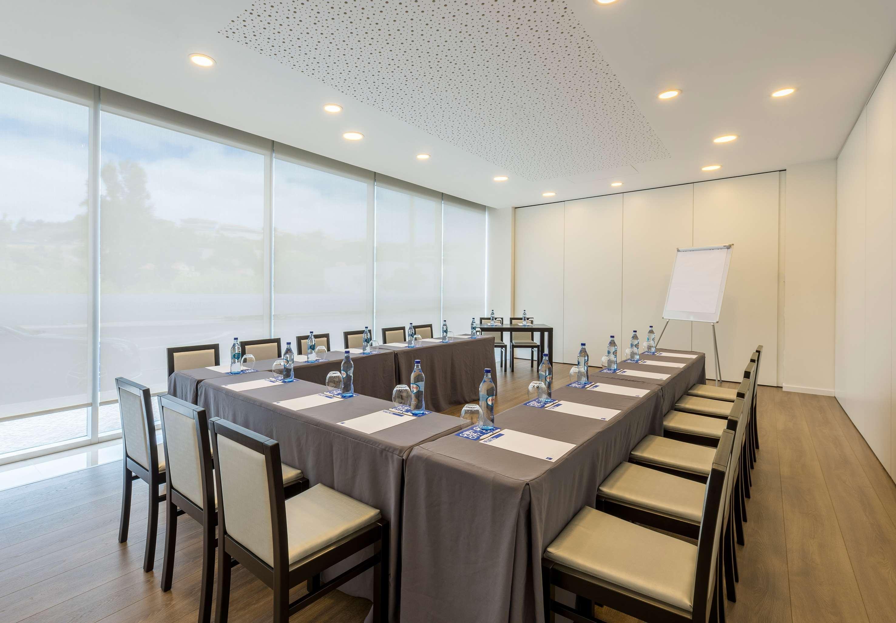 Tryp By Wyndham Leiria Hotel Exterior photo