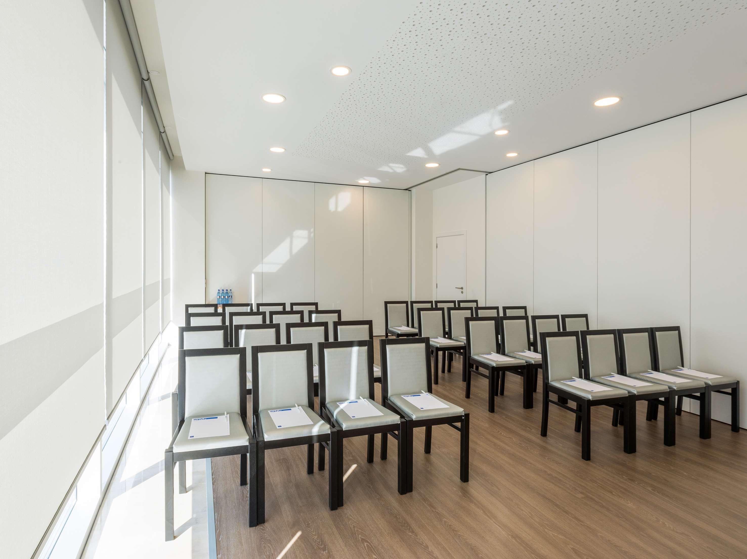 Tryp By Wyndham Leiria Hotel Exterior photo