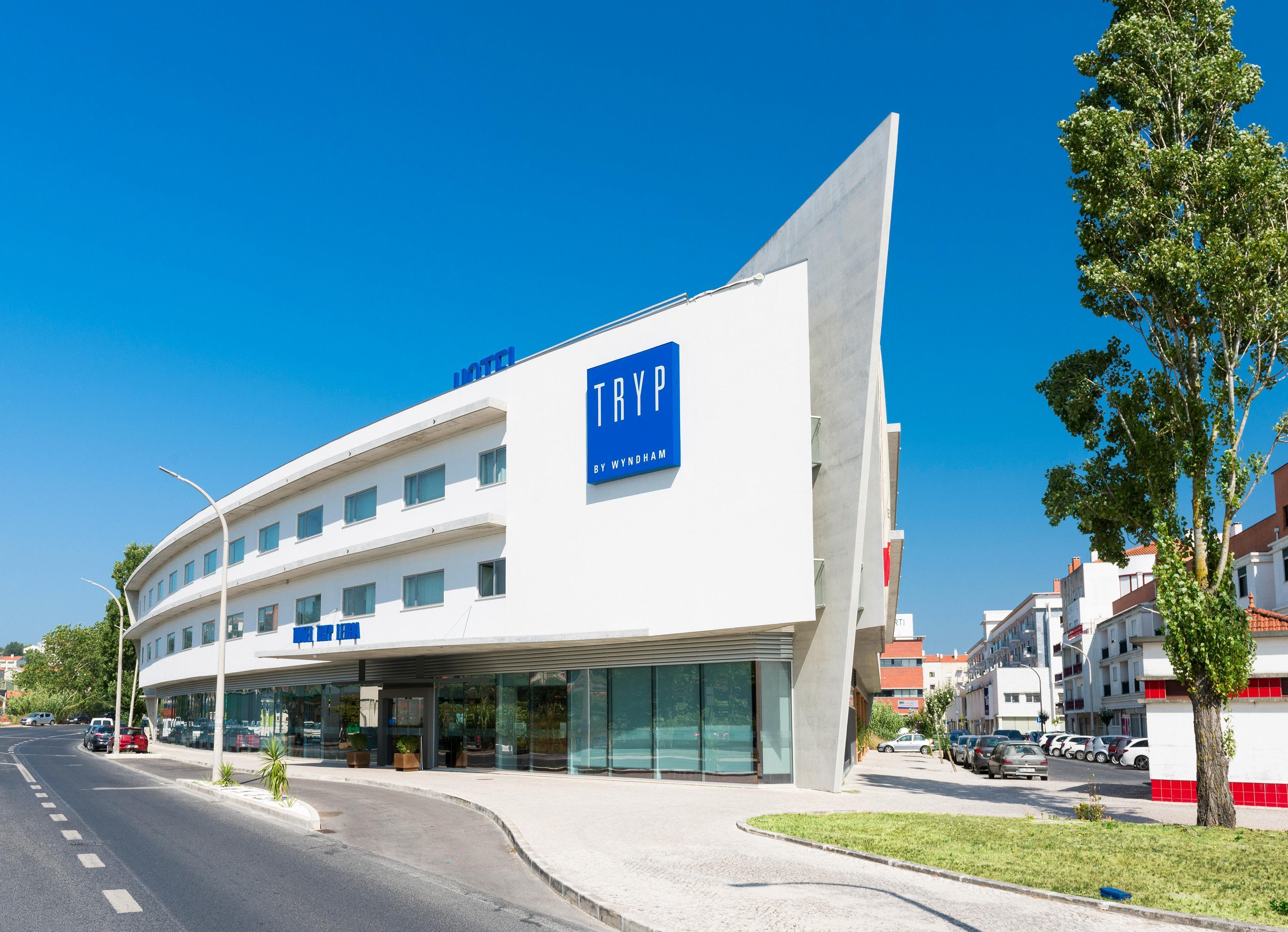 Tryp By Wyndham Leiria Hotel Exterior photo