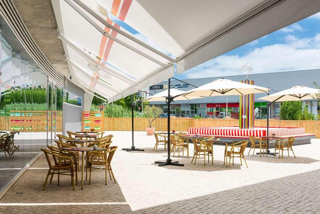 Tryp By Wyndham Leiria Hotel Restaurant photo