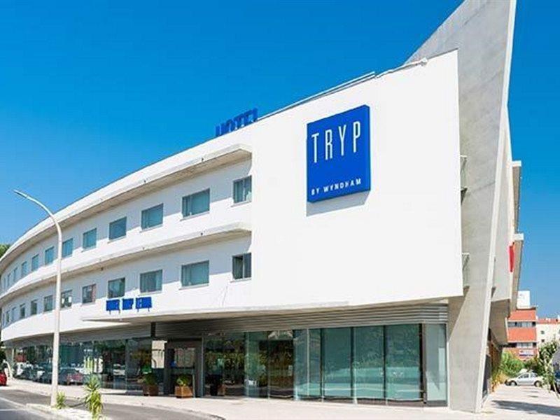 Tryp By Wyndham Leiria Hotel Exterior photo